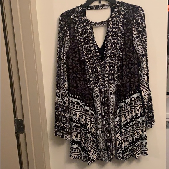 Free People Dresses & Skirts - Free people flowy key hole dress